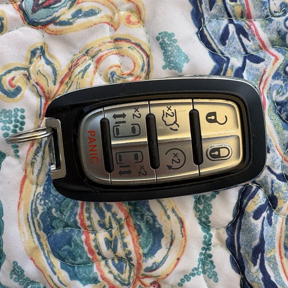OEM GUC Factory 2017-2025 Chrysler Pacifica Smart Keyless Remote Key Fob Locked